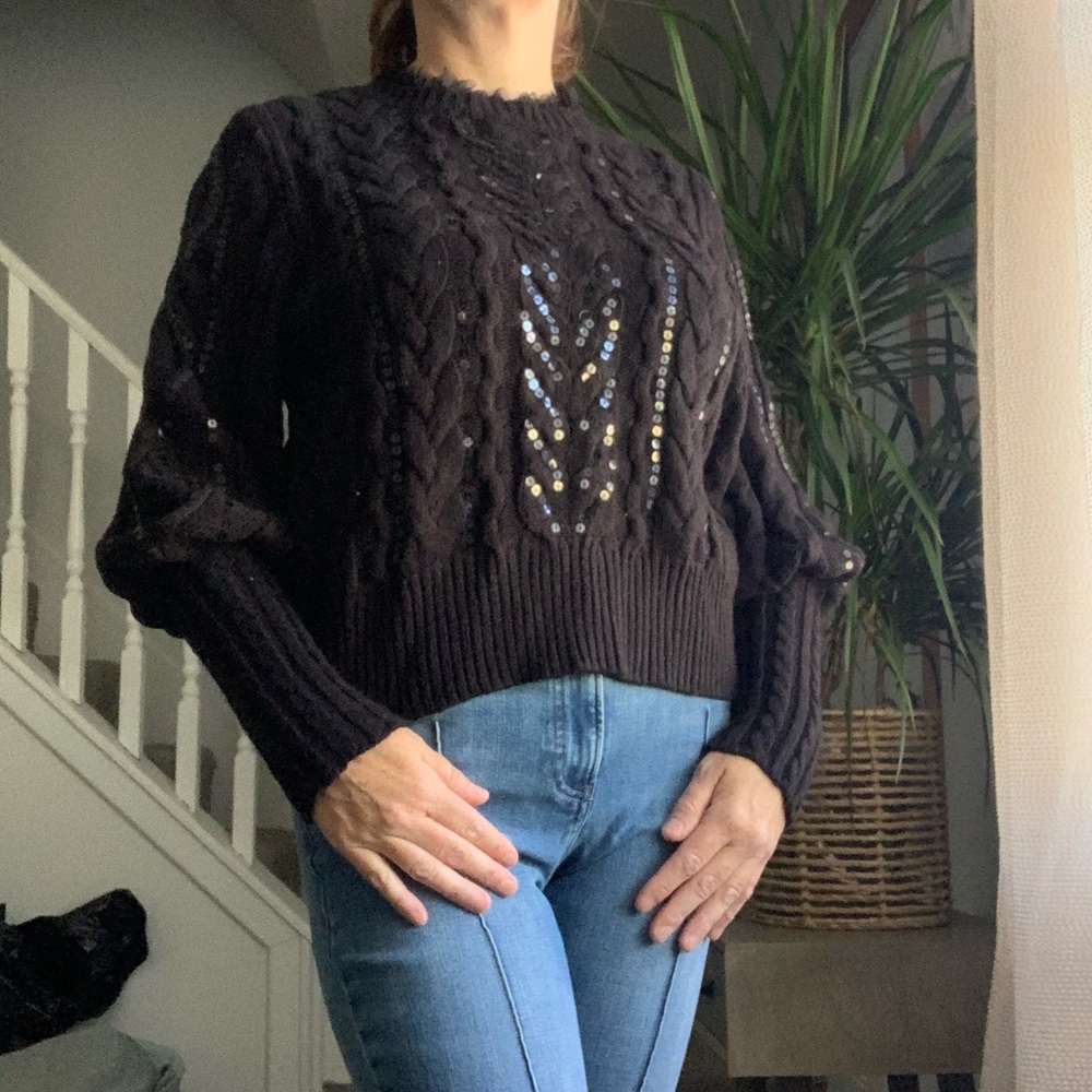 New balloon collared sequence sweater